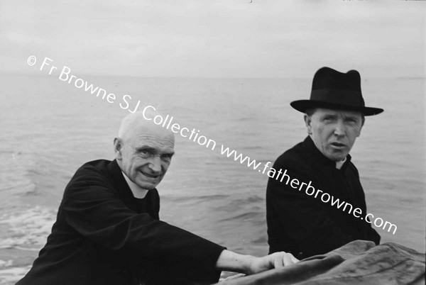 BOATS AND BOATMEN WITH LIFEBOAT TO INNISHMAAN CASHLA BAY  FR KILLEAN PP AND FR KEANE S.J.